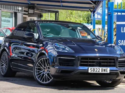 Usado Porsche Cayenne Platinum Edition 340 HP (250 kW) 2022 Azul SUV