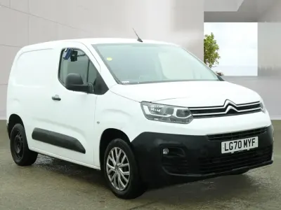 Begagnad Citroën Berlingo PureTech 110 HK (80 kW) 2020 Vit Minibuss