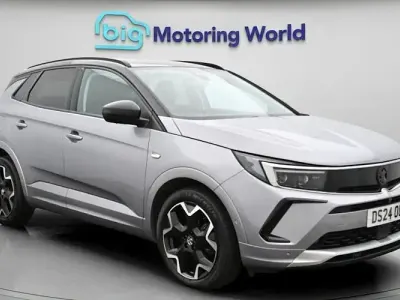 Second-hand Vauxhall Grandland X Ultimate 131 CP (96 kW) 2024 Gri SUV