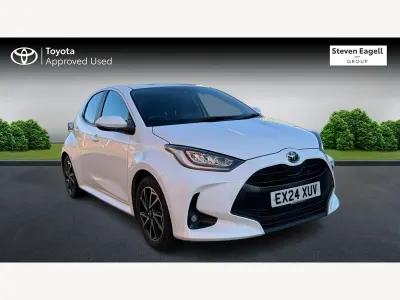 Used Toyota Yaris Hybrid Design 2024 White Hatchback