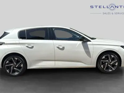 Used Peugeot 308 Allure Premium 129 HP (94 kW) 2022 White Hatchback