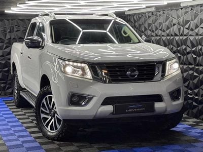 Used Nissan Navara Tekna 2016 White Pickup