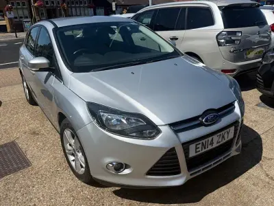 Used Ford Focus Zetec 125 HP (91 kW) 2014 Silver Hatchback