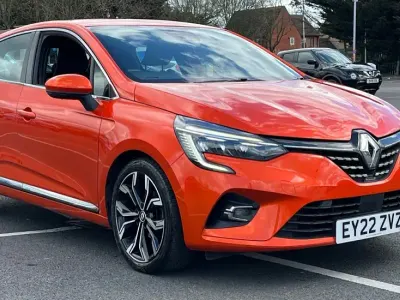 Used Renault Clio Version S 90 HP (66 kW) 2022 Renault id  orange valencia  Hatchback
