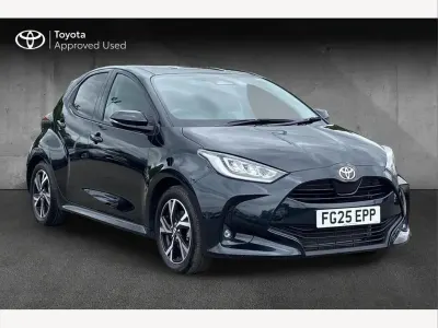 Used Toyota Yaris Design 114 HP (83 kW) 2025 Black Hatchback