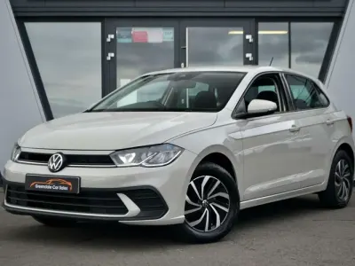 Usado VW Polo Life 95 HP (69 kW) 2023 Cinzento Citadino