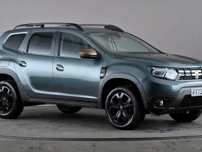 Second-hand Dacia Duster Extreme 99 CP (72 kW) 2023 Verde SUV