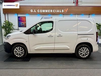 Used Citroën Berlingo 100 HP (73 kW) 2024 White MPV