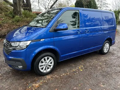 Usado VW Transporter Highline 150 CV (110 kW) 2023 Azul Van