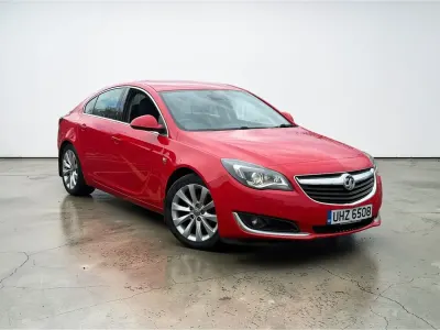 Used Vauxhall Insignia Elite 136 HP (100 kW) 2016 Red Hatchback