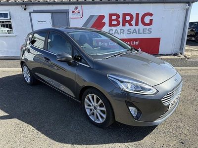 Używany Ford Fiesta Titanium 100 KM (73 kW) 2017 Szary Hatchback