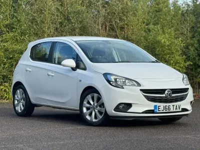Used Vauxhall Corsa S 90 HP (66 kW) 2016 White Hatchback