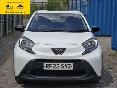 Used Toyota Aygo X PURE 72 HP (52 kW) 2023 White SUV