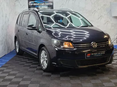 Begagnad VW Touran SE 140 HK (102 kW) 2013 Svart Minibuss