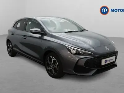 Begagnad MG MG3 Exclusive 194 HK (142 kW) 2024 Grå Halvkombi