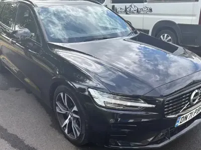 Used Volvo V60 R-Design 197 HP (144 kW) 2021 Black Estate