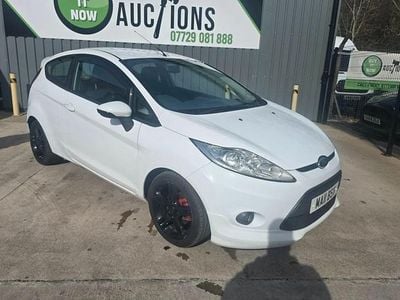 Used Ford Fiesta Zetec 118 HP (86 kW) 2011 White Hatchback