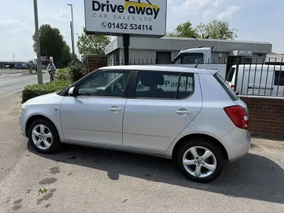 Used Skoda Fabia SE 69 HP (50 kW) 2013 Silver Hatchback