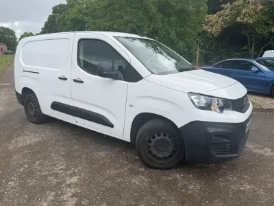 Used Peugeot Partner 2019 White MPV