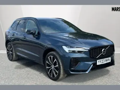 Second-hand Volvo XC60 Plus 350 CP (257 kW) 2023 Albastru SUV