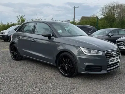 Usado Audi A1 116 HP (85 kW) 2016 Cinzento Citadino