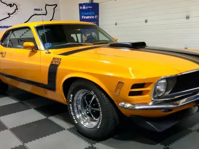 Used Ford Mustang 460 HP (338 kW) 2018 Orange Coupe