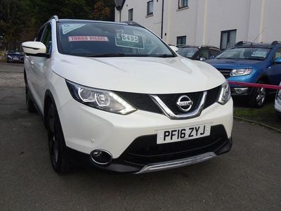 White Used 2016 Nissan Qashqai N-Connecta SUV | £6,495 (Fair price)