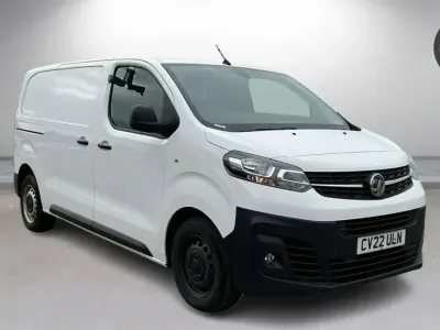 Second-hand Vauxhall Vivaro 145 CP (106 kW) 2022 Alb Monovolum