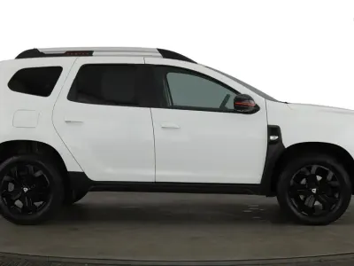 Used Dacia Duster Extreme 150 HP (110 kW) 2022 White SUV
