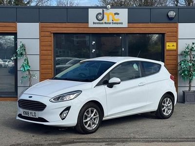 Used Ford Fiesta Zetec 70 HP (51 kW) 2018 White Hatchback
