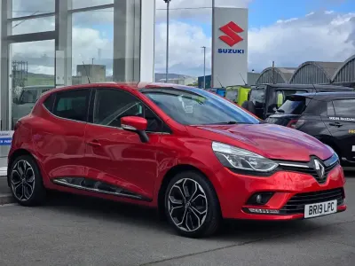 Used Renault Clio Iconic 90 HP (66 kW) 2019 Red Hatchback