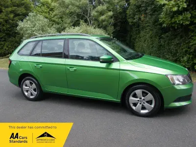 Used Skoda Fabia SE 90 HP (66 kW) 2015 Green Estate