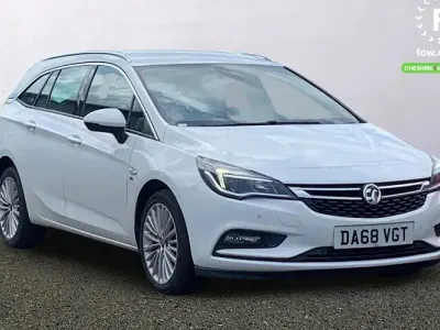 Used Vauxhall Astra Elite 150 HP (110 kW) 2019 White Estate