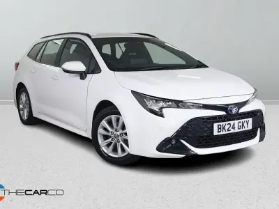 Used Toyota Corolla 140 HP (102 kW) 2024 White Estate
