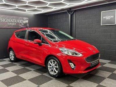 Begagnad Ford Fiesta Zetec 70 HK (51 kW) 2017 Röd Halvkombi