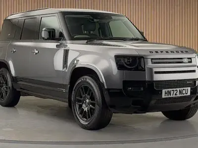 Used Land Rover Defender SE Dynamic 249 HP (183 kW) 2025 Estate