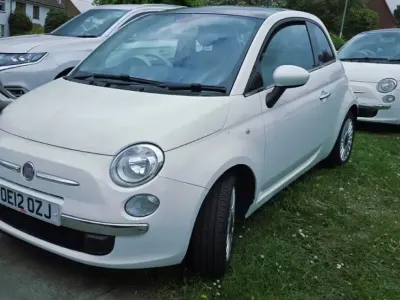 Usado Fiat 500 Lounge 85 HP (62 kW) 2012 Amarelo Citadino