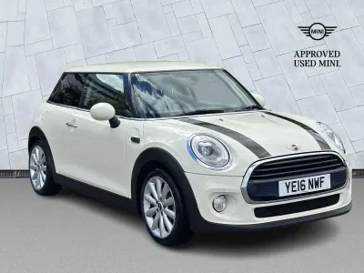 Używany Mini Cooper Hatch 136 KM (100 kW) 2016 Biały Hatchback