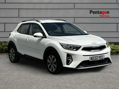Used Kia Stonic 99 HP (72 kW) 2022 White SUV