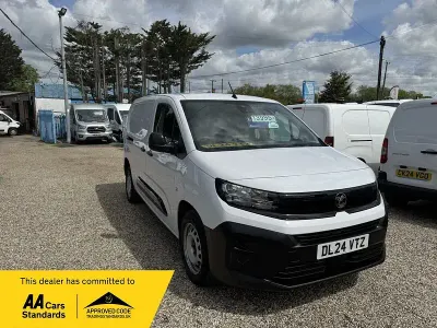 Used Vauxhall Combo 100 HP (73 kW) 2024 White MPV