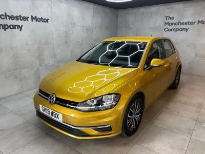 Używany VW Golf VII SE 115 KM (84 kW) 2018 Żółty Hatchback