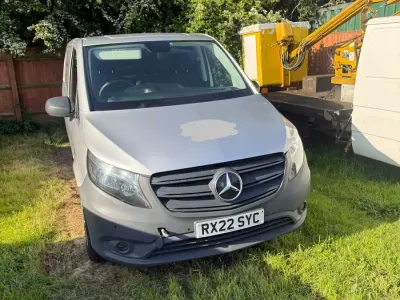 Begagnad Mercedes Vito Progressive 2022 Silver Van