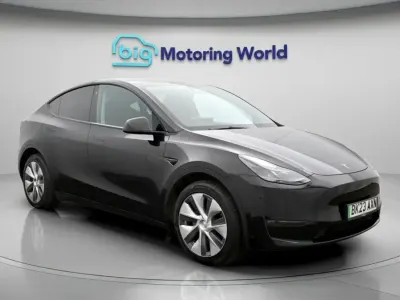 Begagnad Tesla Model Y Long Range AWD 378 kW (514 HK) 2023 Svart SUV