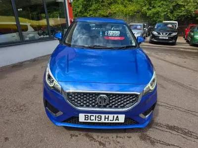 Begagnad MG MG3 Exclusive 106 HK (77 kW) 2019 Blå Halvkombi