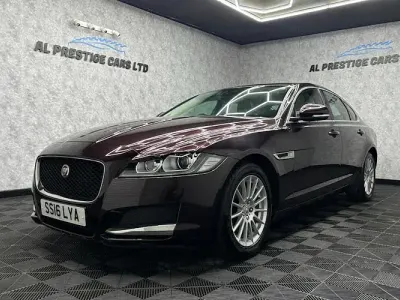 Used Jaguar XF Prestige 163 HP (119 kW) 2016 Red Sedan