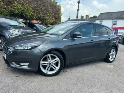 Used Ford Focus Titanium 125 HP (91 kW) 2016 Grey Hatchback