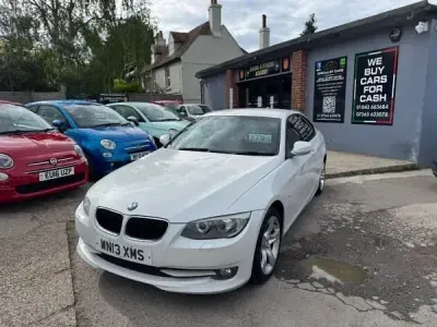 Used BMW 318 2013 White Coupe
