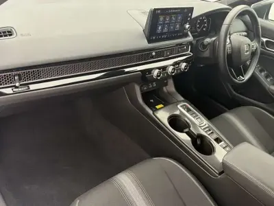 Begagnad Honda Civic Sport 143 HK (105 kW) 2025 Grå Halvkombi