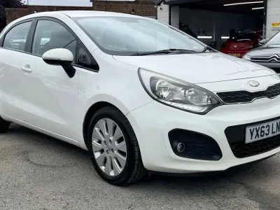 Used Kia Rio 90 HP (66 kW) 2013 White Hatchback
