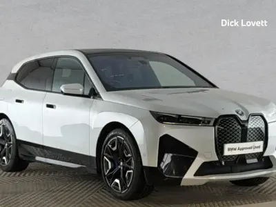 Usado BMW iX M Sport 239 kW (326 HP) 2023 Branco SUV